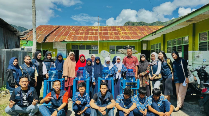 Pengadaan sarana sanitasi tempat mencuci tangan di MTs/MA DDI Camba