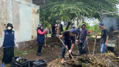 Pembersihan Area Sekitar Sumber Air Pamsimas