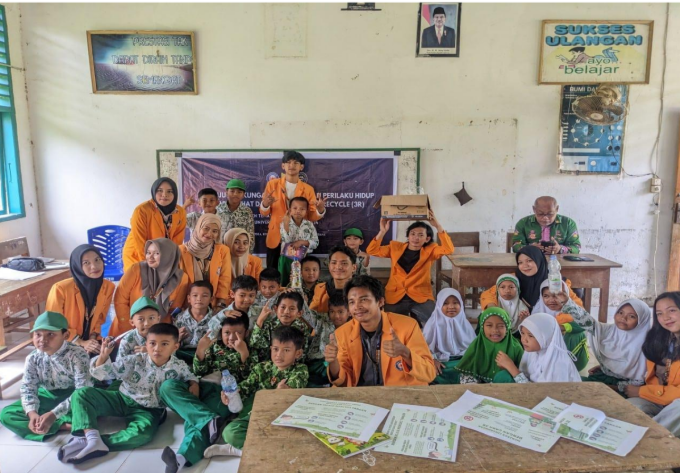 Sosialisasi Perilaku Hidup Bersih dan Sehat