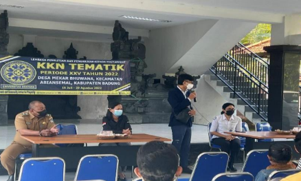 Sesi pembukaan kegiatan oleh Koordinator Bidang Kesehatan Masyarakat dan Perbekel Desa Mekar Bhuwana yaitu Bapak I Wayan Wingharta, SH