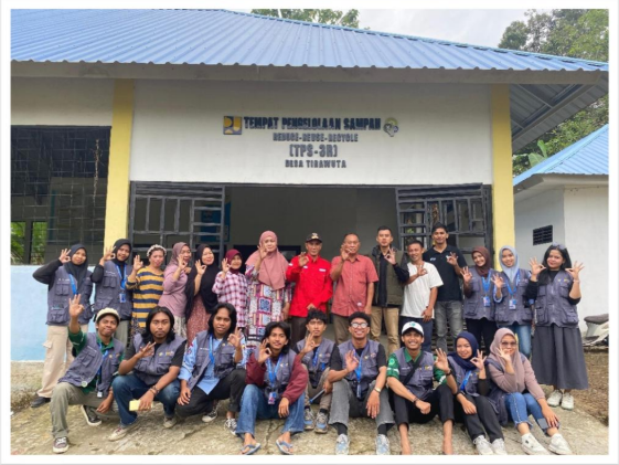 Pelaksanaan Sosialisasi dengan Warga Desa Tirawuta